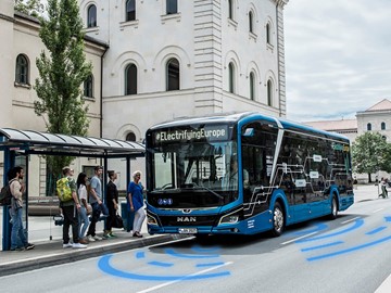 Výzkumný projekt MINGA: Automatizovaný e-bus MAN začne jezdit v ulicích Mnichova od roku 2025.